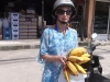 Więc trzeba się było pozywić kiścią  bananów. 