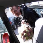 Marcin i promocja jabłek = 10kg jabłek w samochodzie
